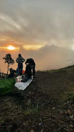 sunset sumbing