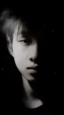 Trend nửa khuôn mặt 