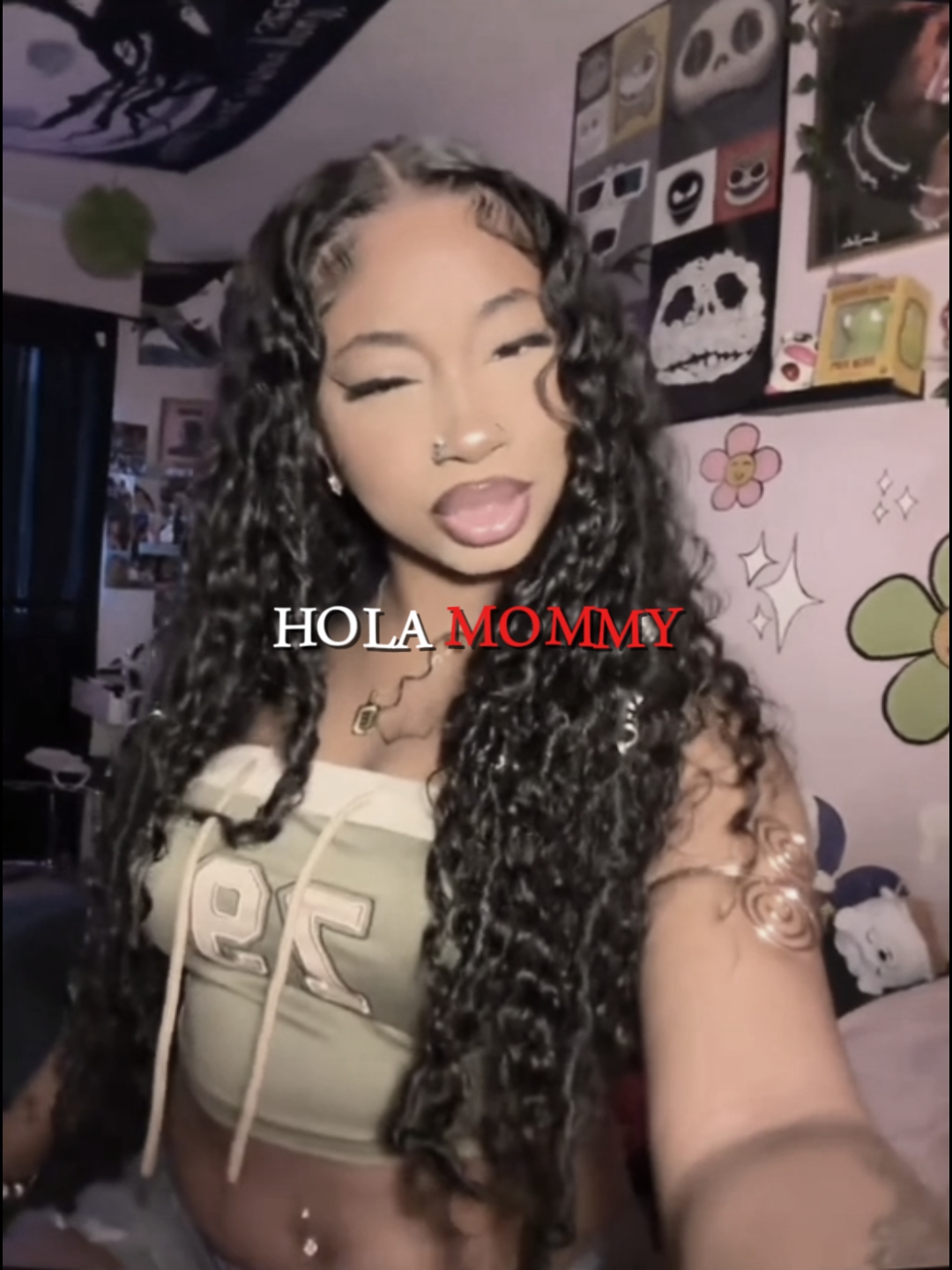 HOLA MAMÁ