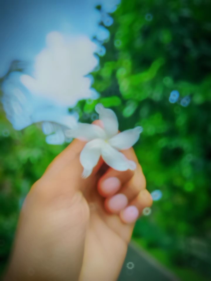 আপনারে মধ্যরাতে খুব 