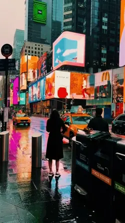 City vlog mood