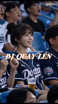 Bị quay lén khi xem