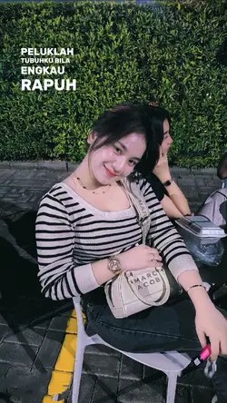 peluklah tubuhku