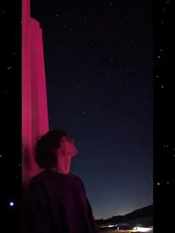 Da selfie a glow-up notturno