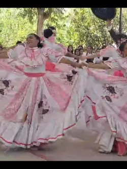 y si bailamos? 