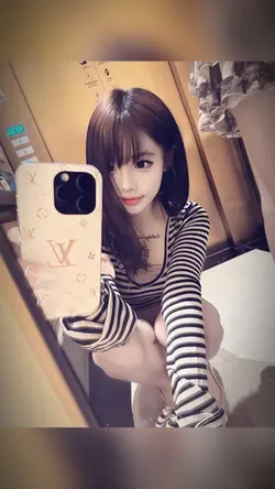 1 pics + màu 