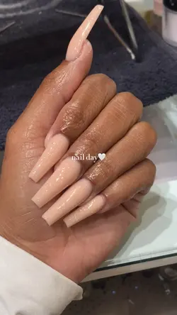 nail day🤍