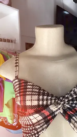 MODELO MANEQUIM LOJA