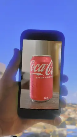 objeto saindo do cel