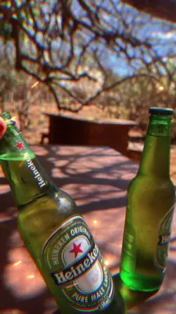 Karolina vai no chão