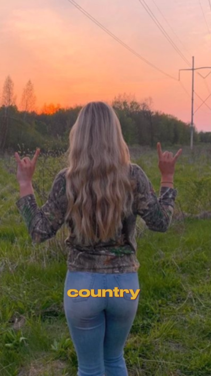 SHE’S COUNTRY 🤠