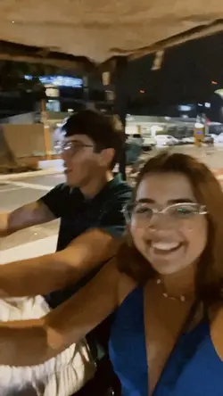 É viajando e devendo