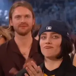 Pose for da fans😽