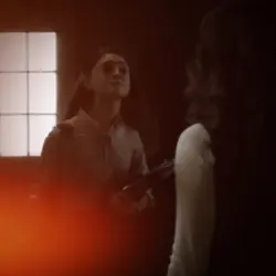 I wanna hug her sm💗