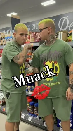 Kiss me💋Besame💋