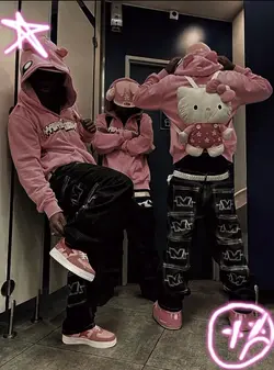 <3