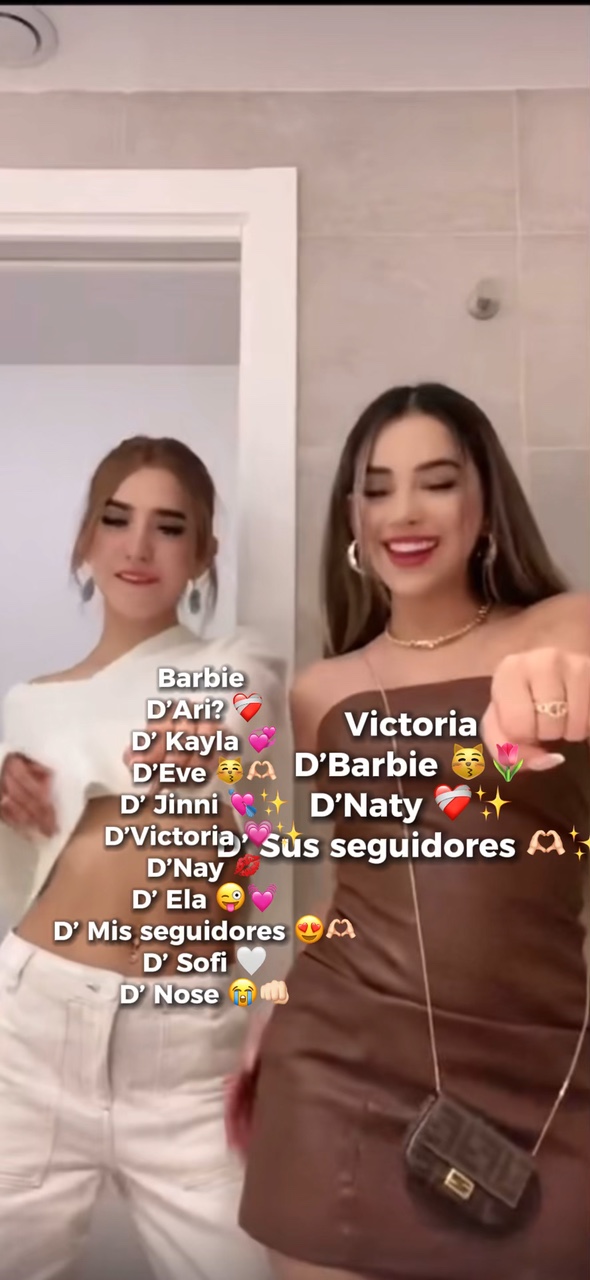 Aquí con la vic! 😽🫶🏻