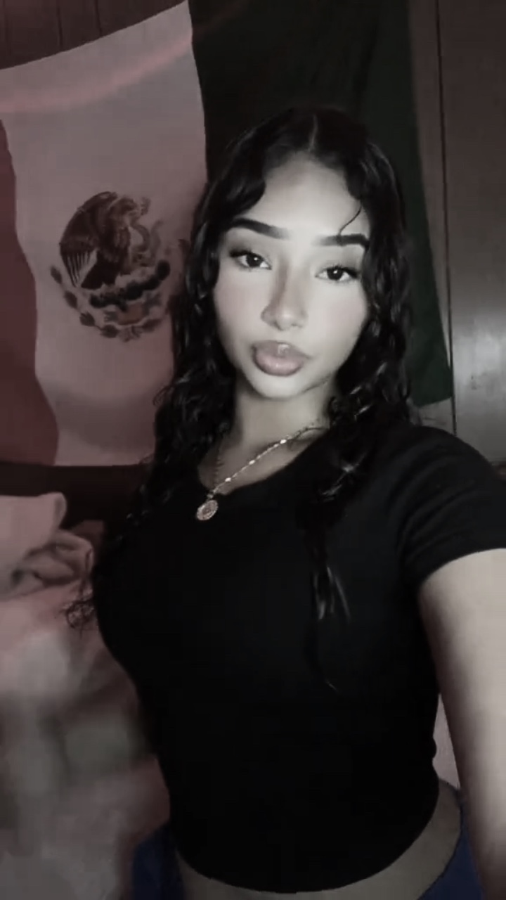 She’s so pretty 🤭