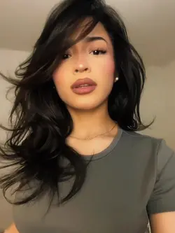 ELLE T'A TUΓ