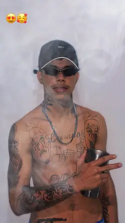 Eu sou favela ela é 