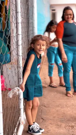 Natal criança feliz.