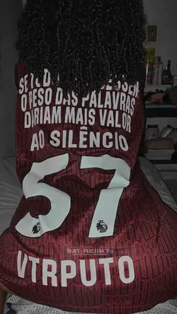 Finge que nós é amg😏