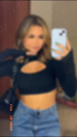 anitta câmera lenta