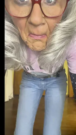 Oldladyrollin