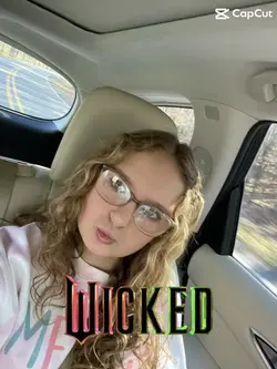 Glinda or Elphaba