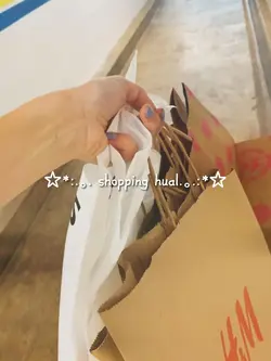 who loves shopping?🛍️