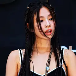Solo-Jennie