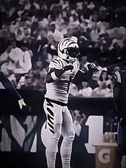 She keeps on texting