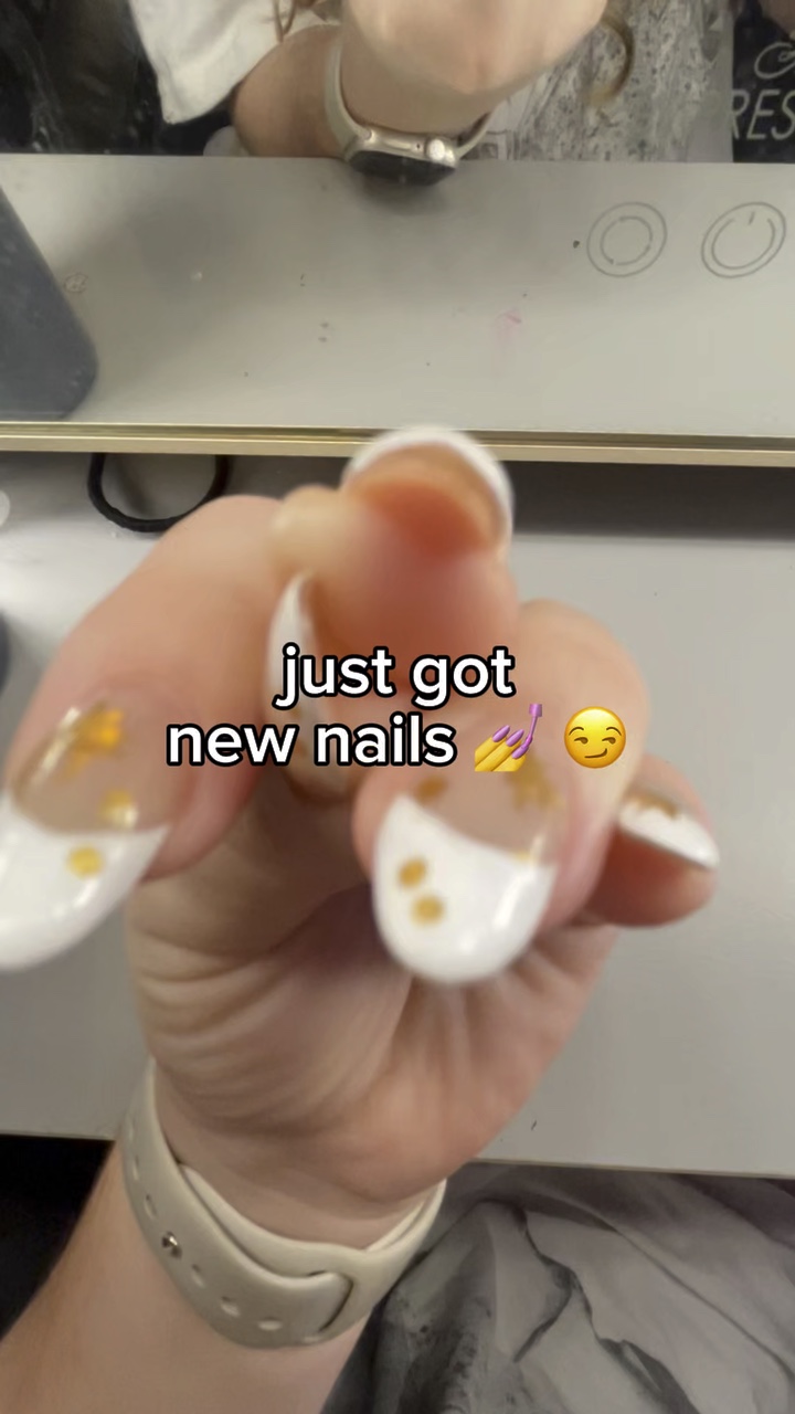 JS hat neue Nägel 