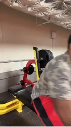 600lbs on flat bench