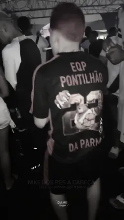 Nike aos pé da cabeç