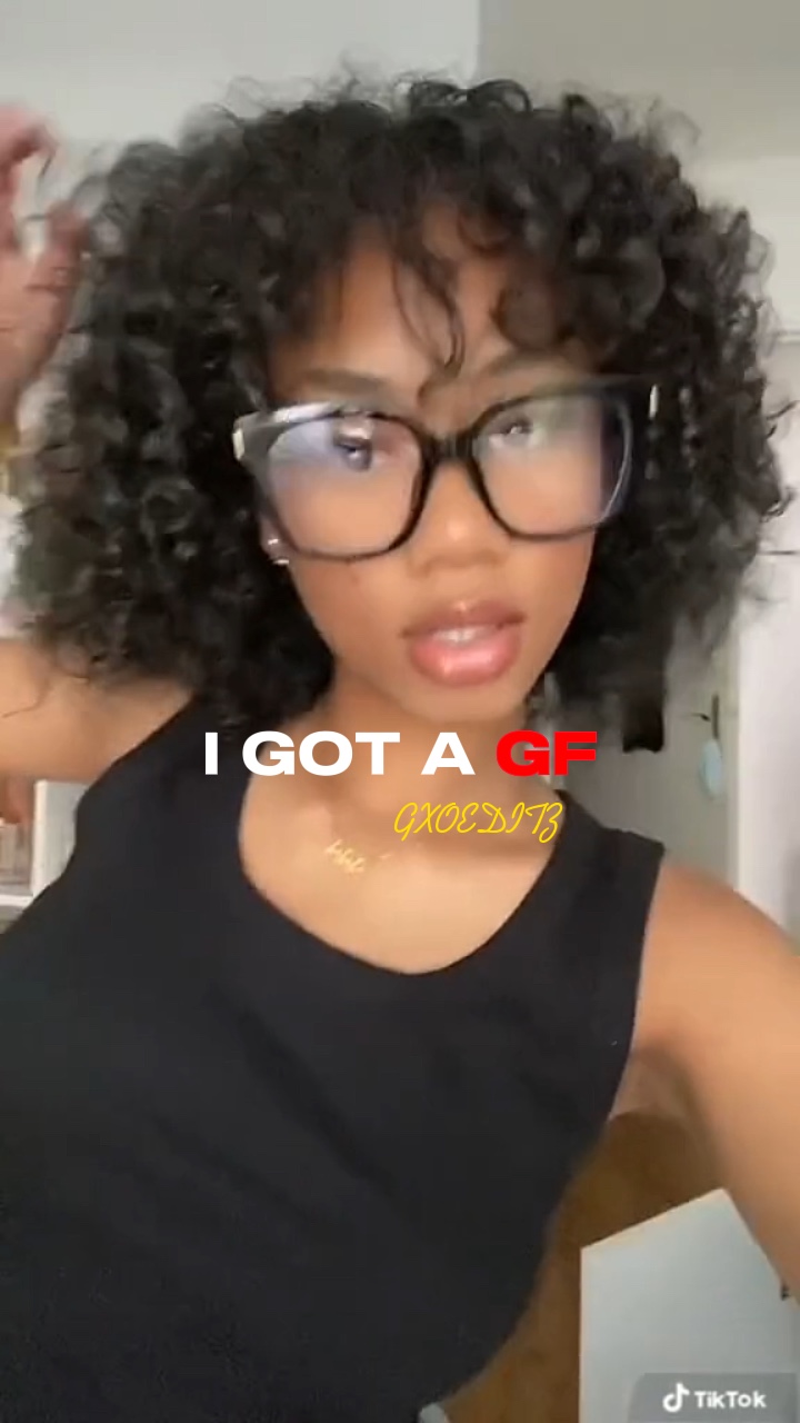 WOAH I GOT A GF😳