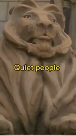 Lion statue The Wiz
