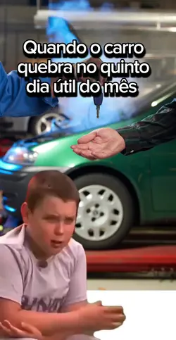 menino resmundado