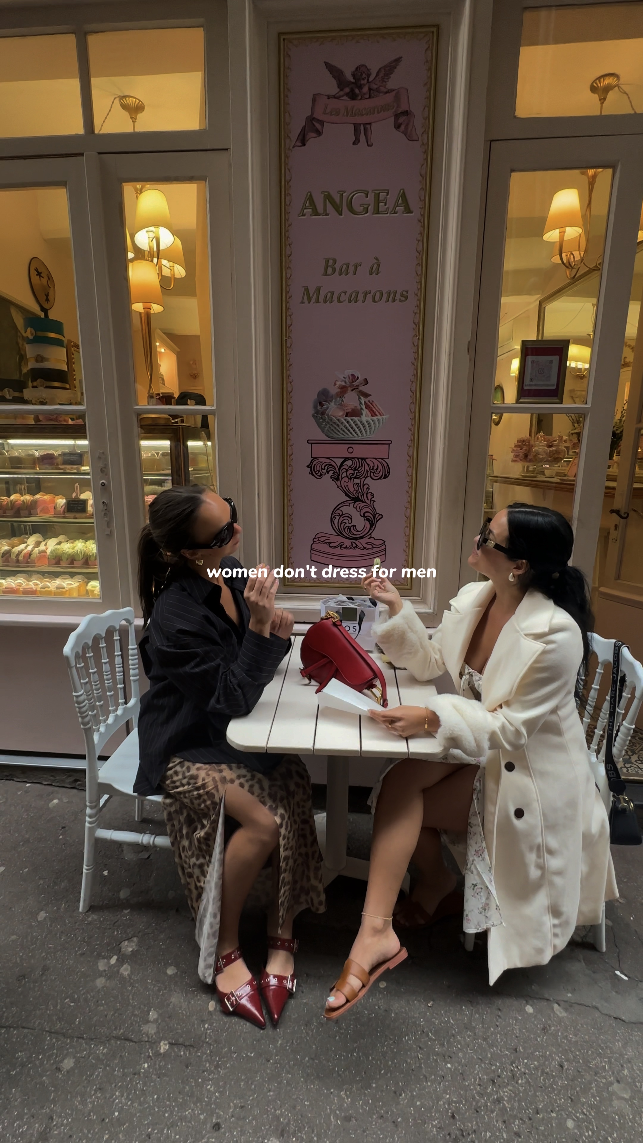 Las mujeres se visten para ellas