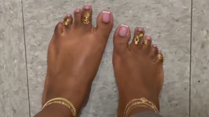 Ms pretty feet
