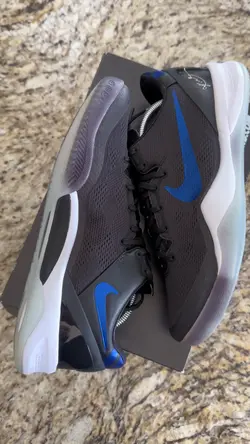 Sneaker unboxing