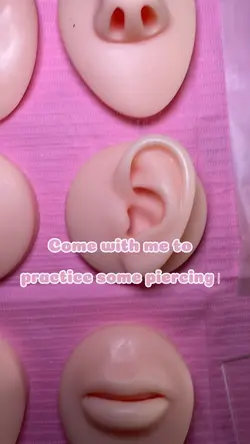 Piercing vlogπ