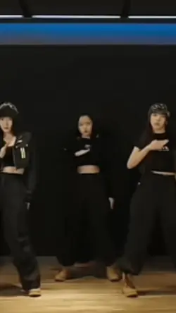 lily nmixx fancam
