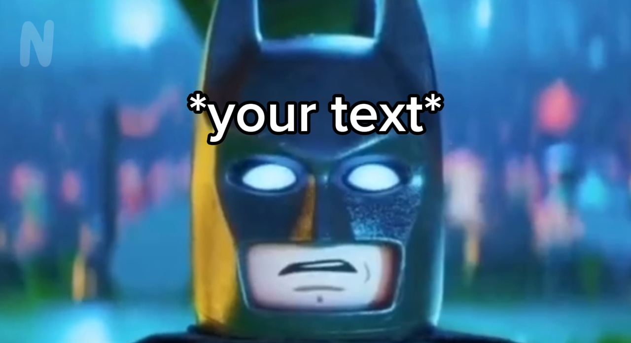 Lego Batman olhando