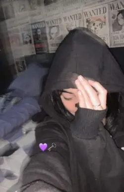 🥹❤️‍🩹✌🏻