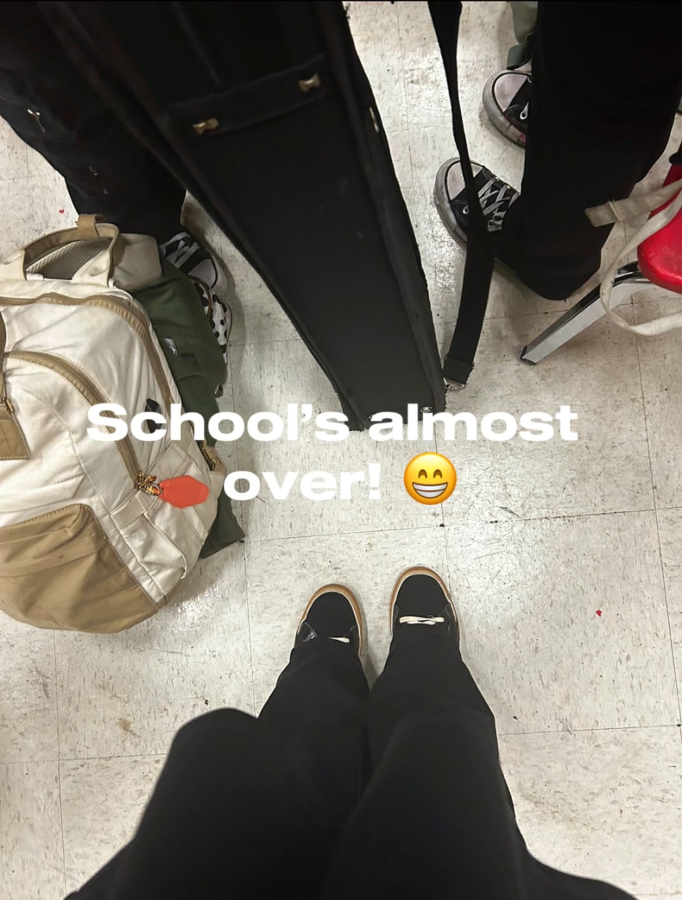 Las escuelas casi terminan