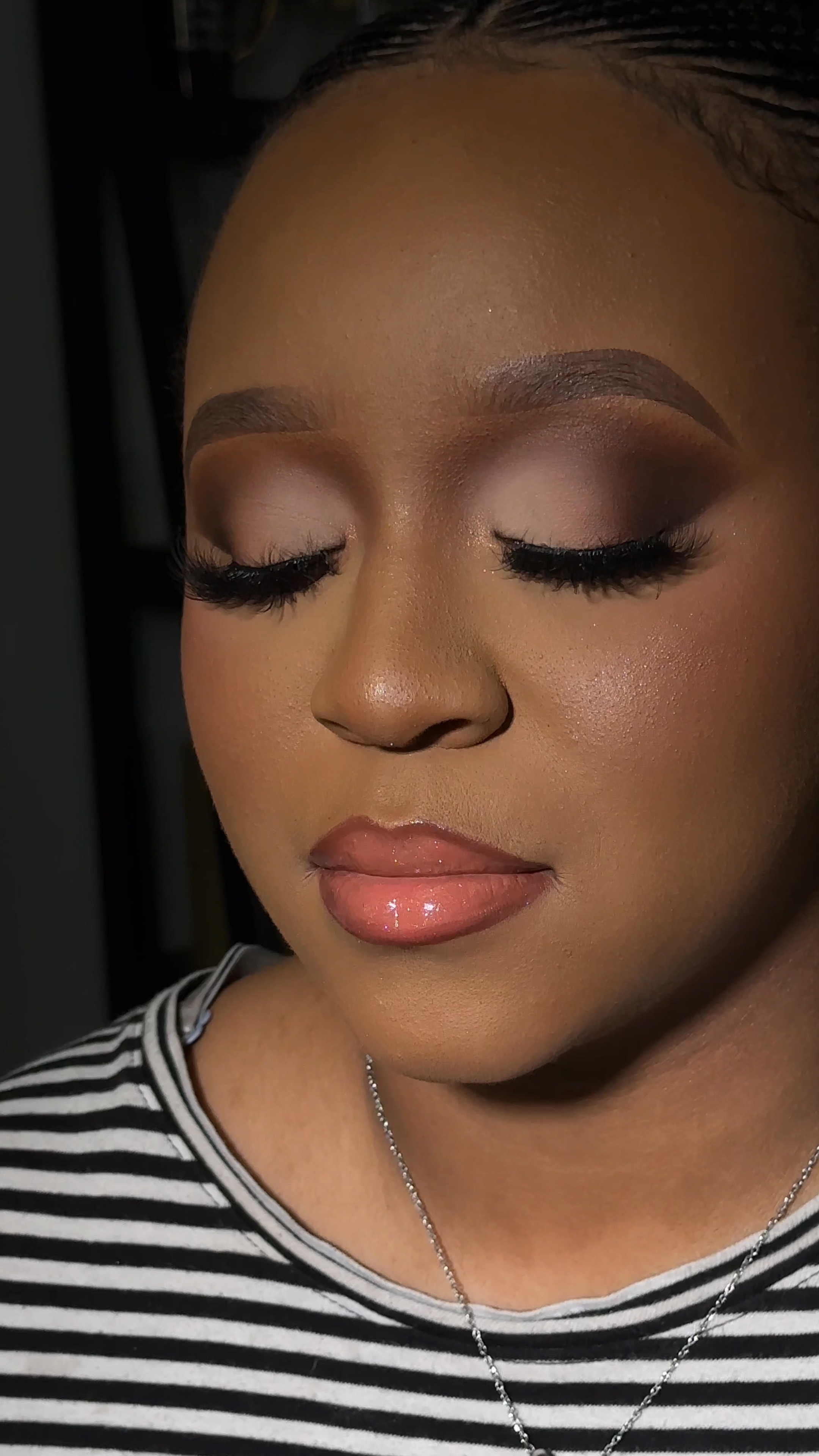 Maquillaje de mi parte 🤎