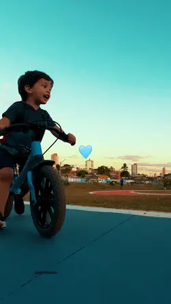 CRIANÇA brincando