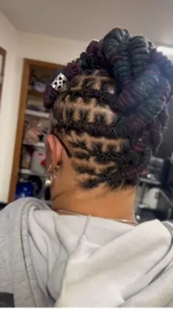 Great loc updos 💕