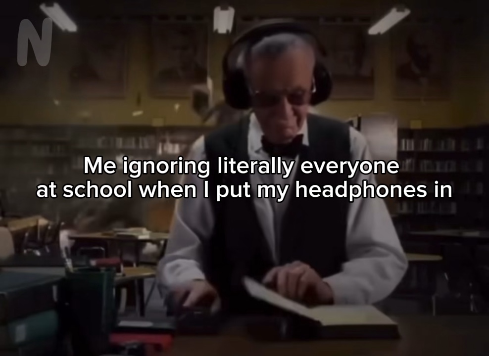 Auriculares en meme